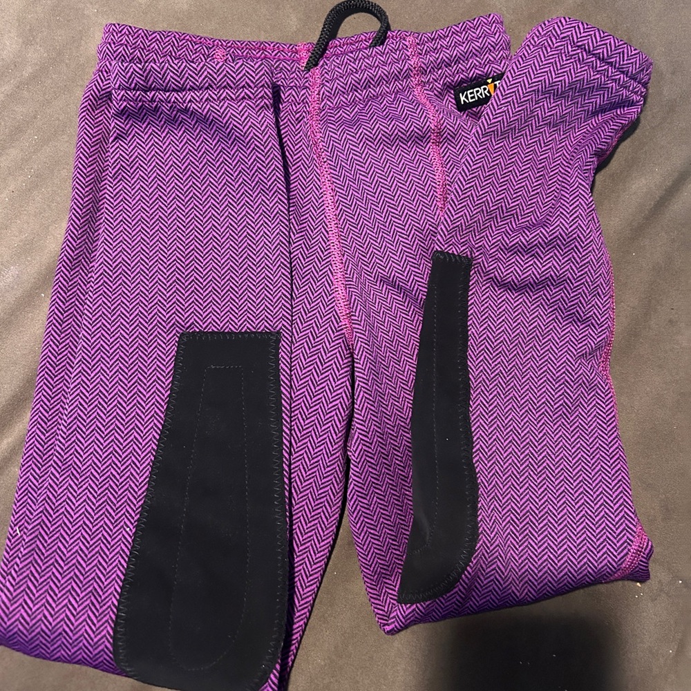 Kids Medium fleece lined kerrits knee patch
